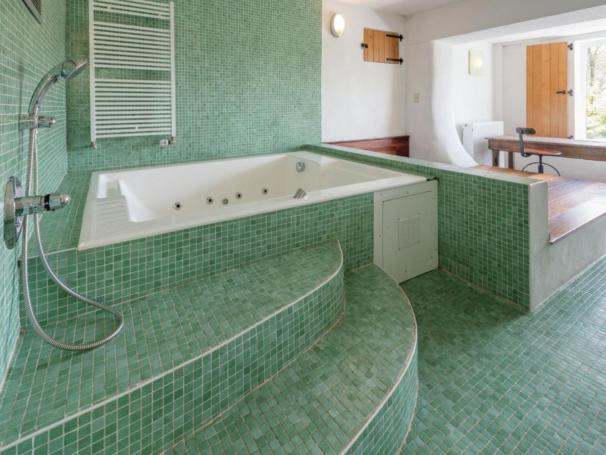 Beautiful Holiday Home In Redu With Whirlpool Exterior photo
